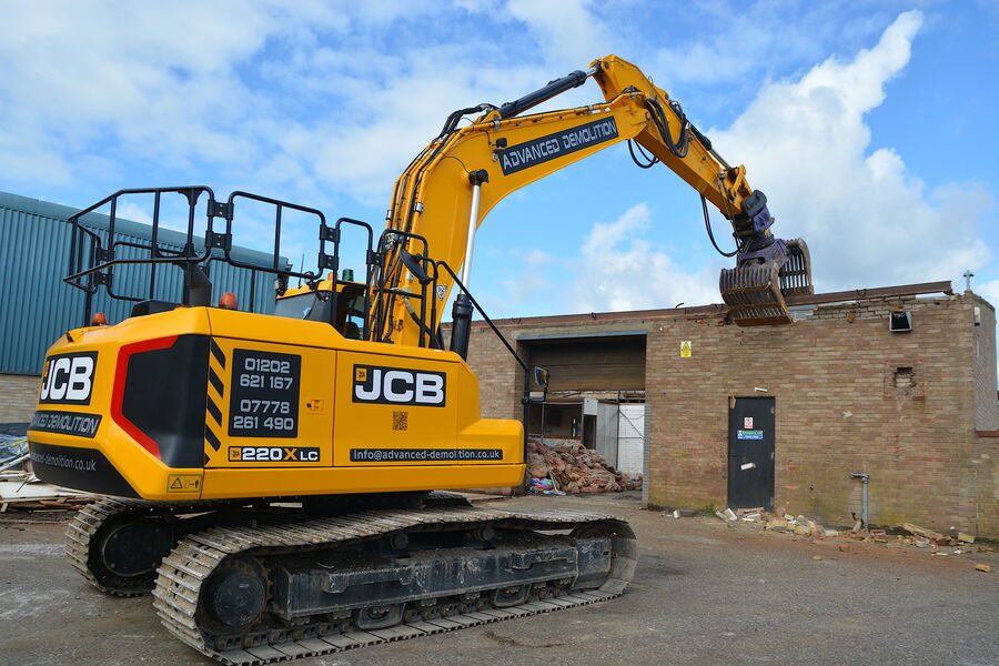 破拆专家——JCB 220X液压挖掘机